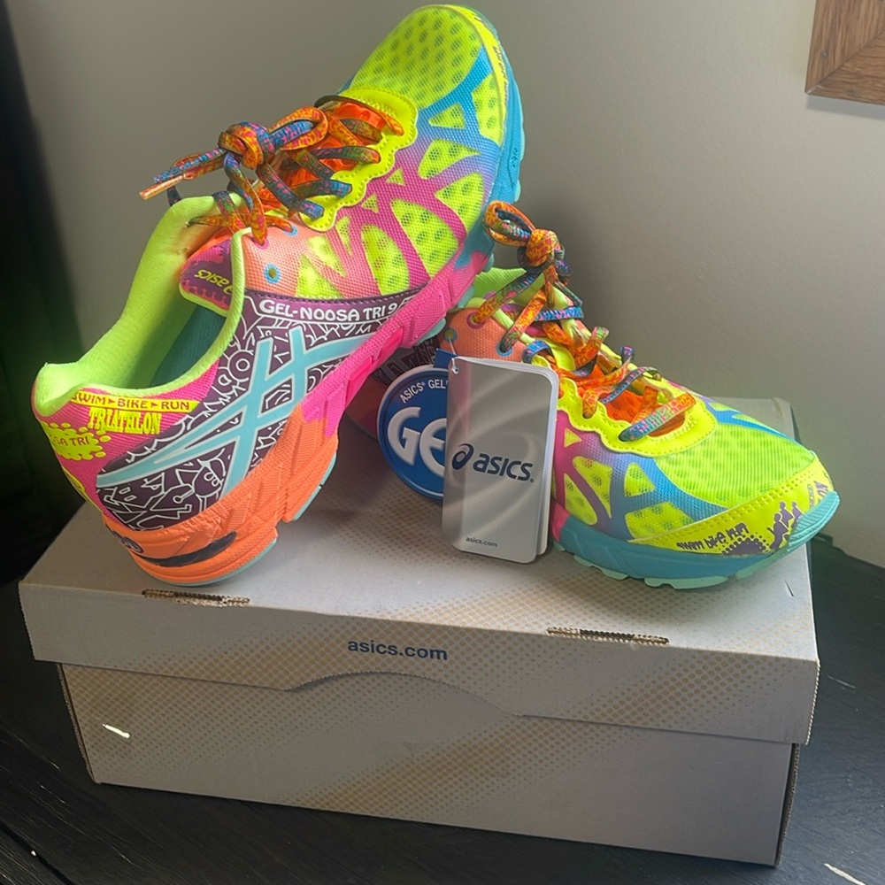 Asics Gel-Noosa Tri 9 Womens Shoes, Size 8.5. Brand New with Box!